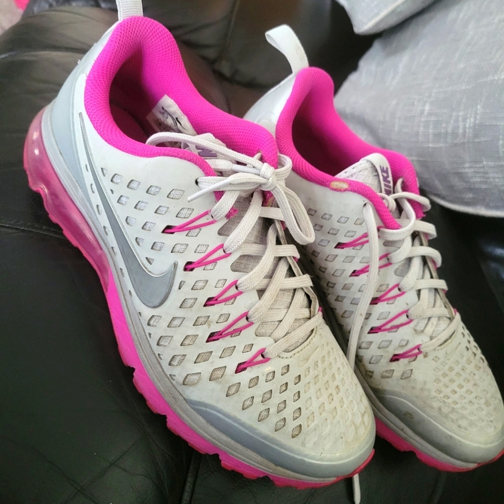 Nike Womens Shoes 8.5